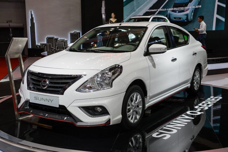 Nissan Sunny 2020 ngoại thất màu trắng