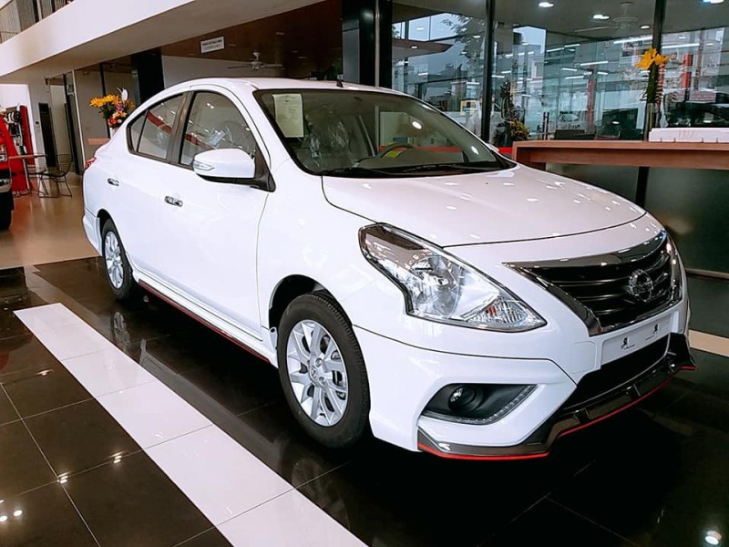 Nissan Sunny 2020 ngoại thất màu trắng a1