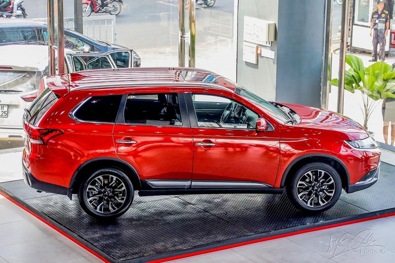 Thông số kỹ thuật xe Mitsubishi Outlander 2020 2a