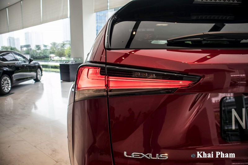 Ảnh đèn hậu xe Lexus NX 300 2020