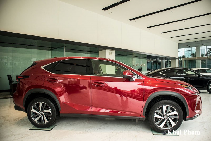 Ảnh chính diện thân xe Lexus NX 300 2020