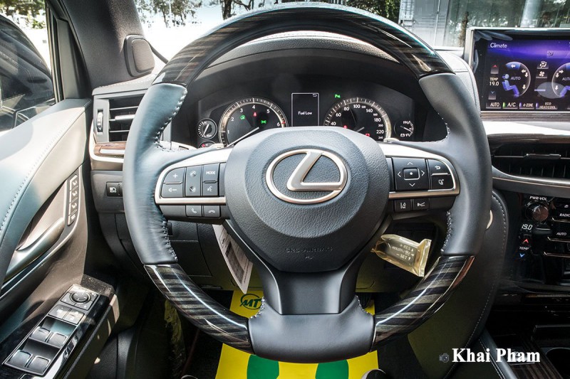 Ảnh vô-lăng xe Lexus LX570 Super Sport 2020