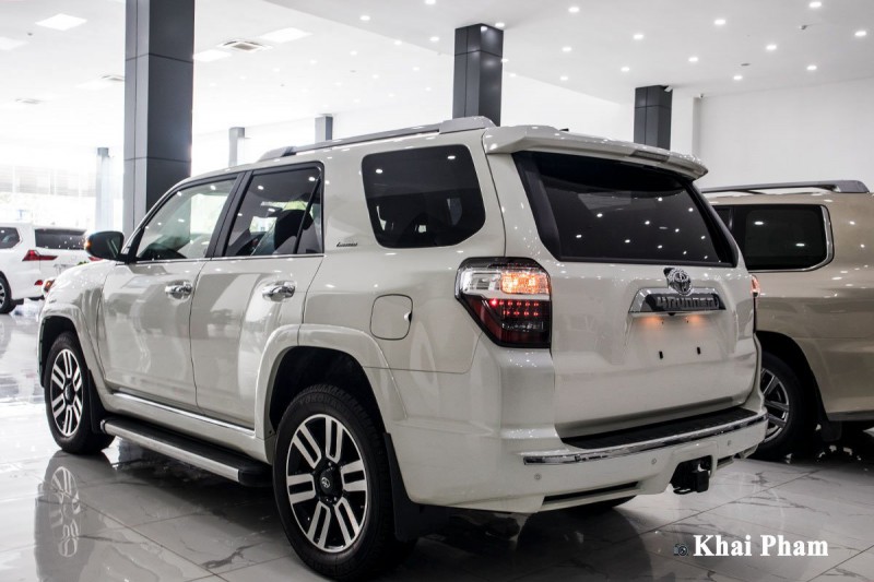 Ảnh đuôi xe Toyota 4Runner Limited