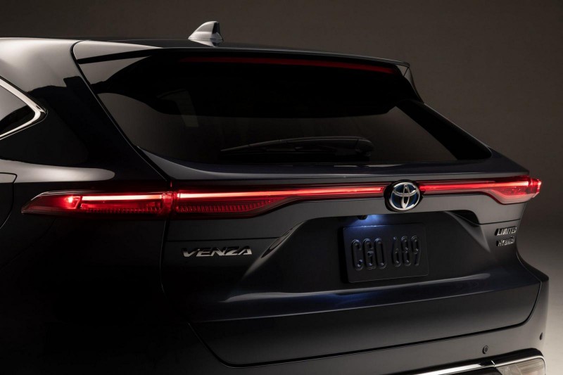 Đuôi Toyota Venza 2021 - 2.