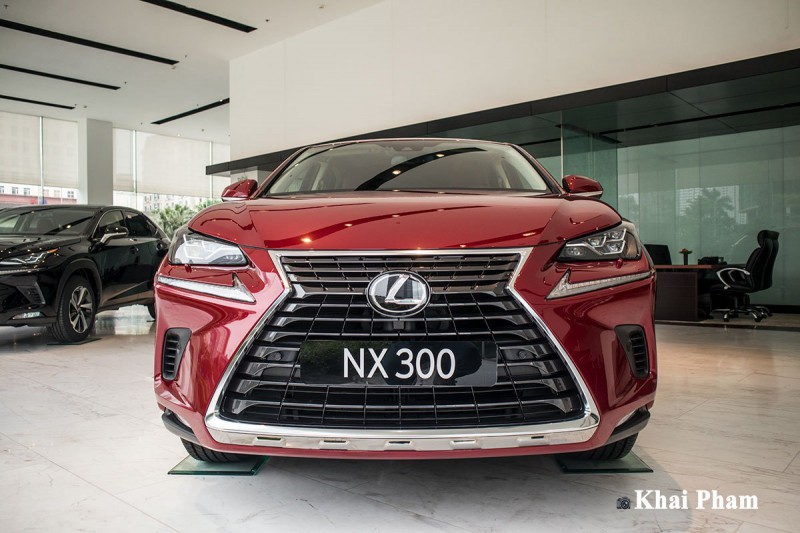 Ảnh chính diện đầu xe Lexus NX 300 2020