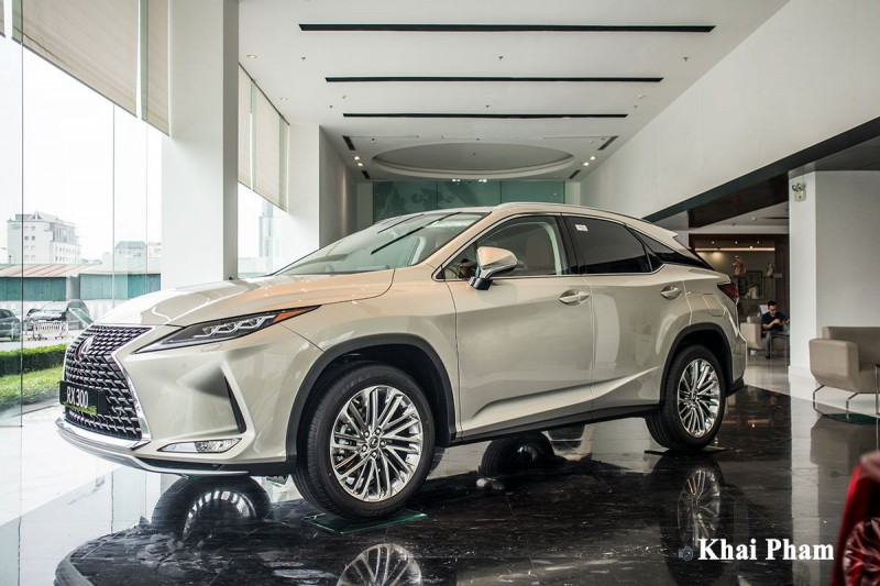 Ảnh ngang thân xe Lexus RX 300 2020