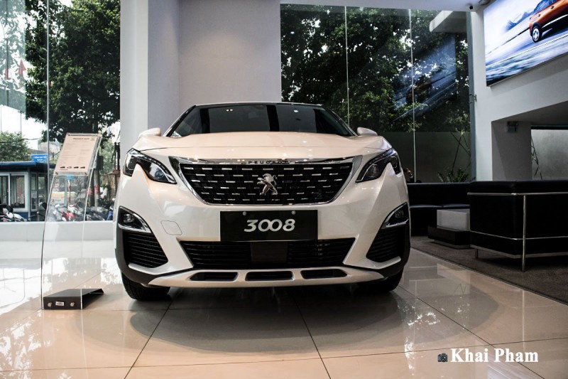 Ảnh chính diện đầu xe Peugeot 3008​​ 2020