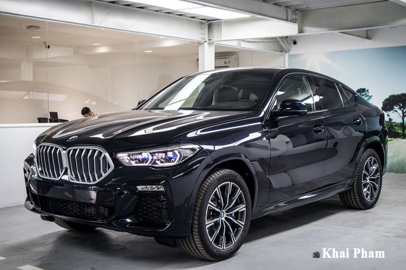 Ảnh đầu xe phải BMW X6 2020