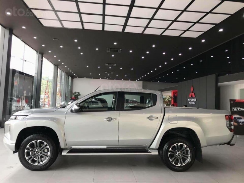 Mitsubishi Triton giảm giá khủng tại đại lý.