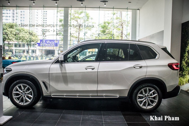 Ảnh chính diện thân xe BMW X5 xDrive 40i xLine 2020 