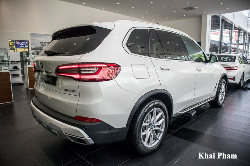 Ảnh chính diện đuôi xe BMW X5 xDrive 40i xLine 2020 