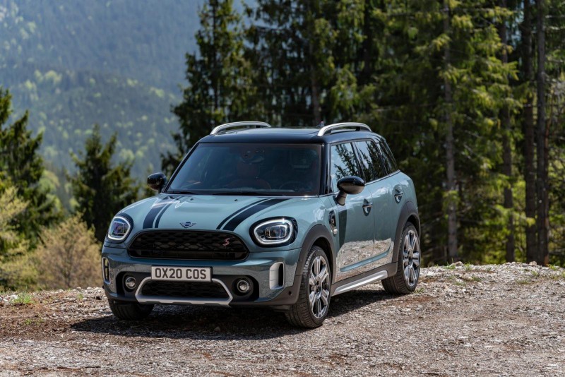 Mini Countryman 2021 facelift mới nhỏ nhắn đầy ắp công nghệ.