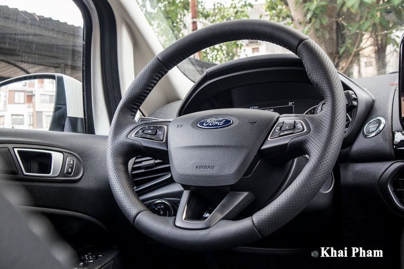 Ảnh Chính diện vô-lăng xe Ford EcoSport 2020