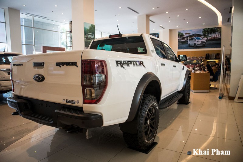 Ảnh đuôi xe Ford Ranger Raptor 2020 màu trắng