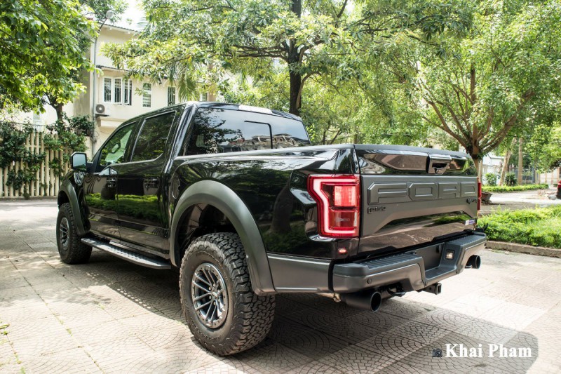 Ảnh sau đuôi camera lùi xe Ford F-150 Raptor 2020