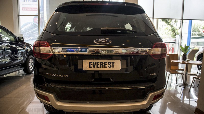 Ảnh Đuôi xe Ford Everest 2020