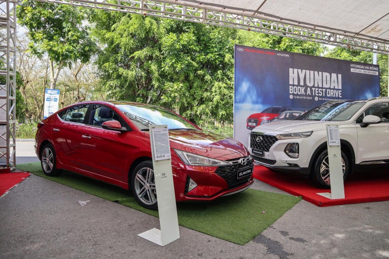 Hyundai Elantra - dòng xe lắp ráp trong nước được trưng bày tại hội chợ Oto.com.vn năm 2019 a2