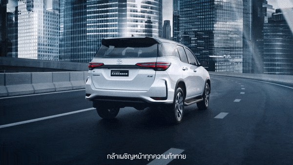 Toyota Fortuner 2021 facelift hầm hố hơn.