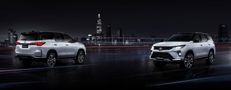 Toyota Fortuner 2021 facelift nâng cấp mới vừa đẹp vừa mạnh.