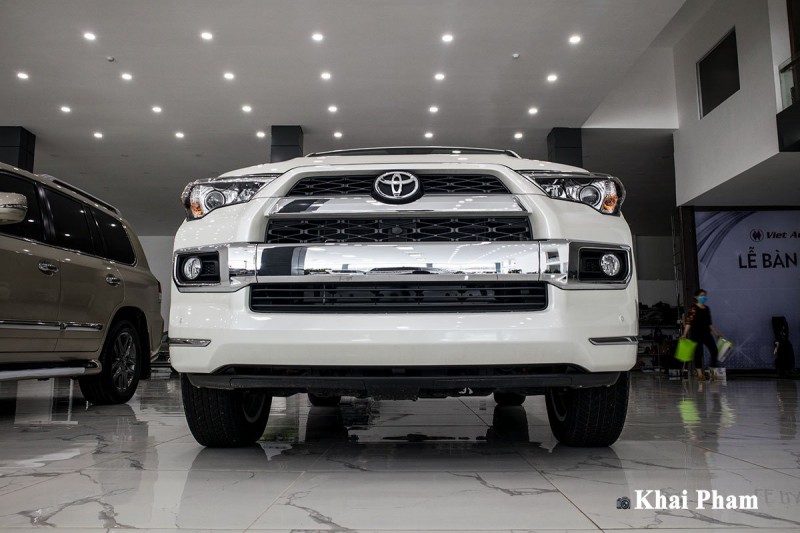 Ảnh chính diện đầu xe Toyota 4Runner 2020