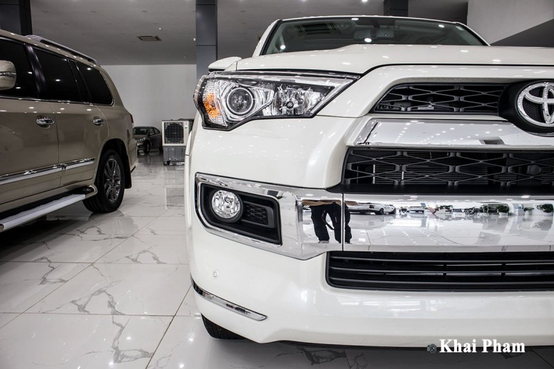 Ảnh chính diện đầu xe Toyota 4Runner 2020 a