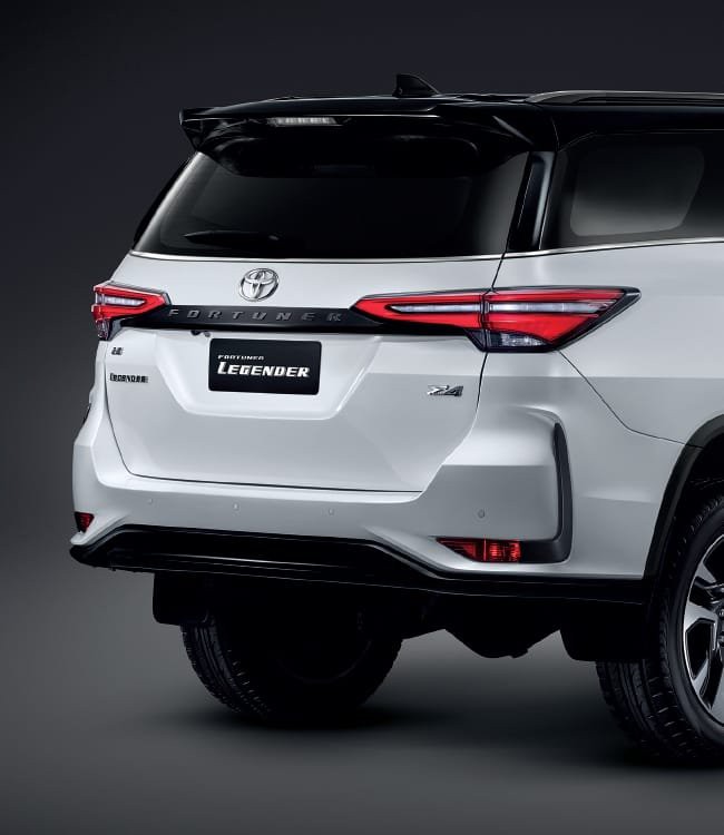 Ảnh chi tiết Toyota Fortuner Legender 2021 hoàn toàn mới vừa mở bán tại Thái Lan a10