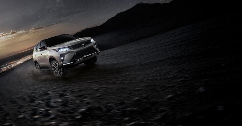 Ảnh chi tiết Toyota Fortuner Legender 2021 hoàn toàn mới vừa mở bán tại Thái Lan a1