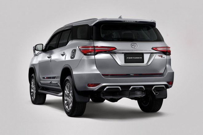 Toyota Fortuner 2021 TRD hầm hố cực đỉnh.