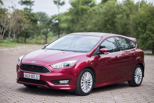 Ford Focus bản đang bán tại Việt Nam...