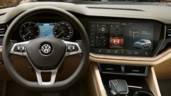 Volkswagen Touareg 2021 trang bị tối tân.