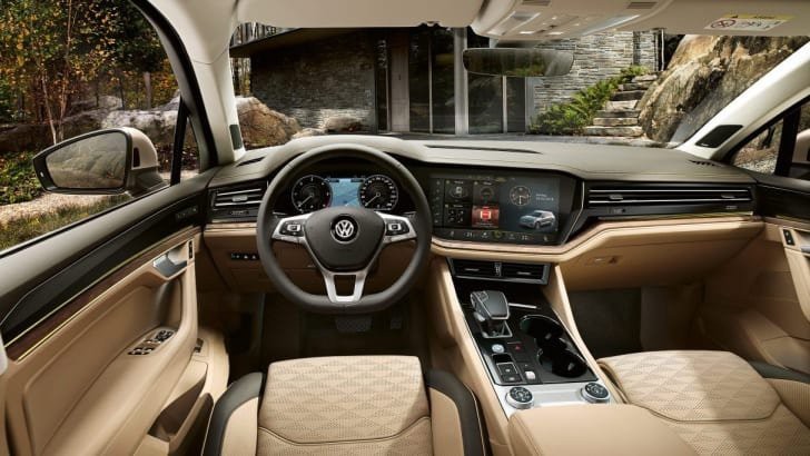 Volkswagen Touareg 2021 sang trọng.