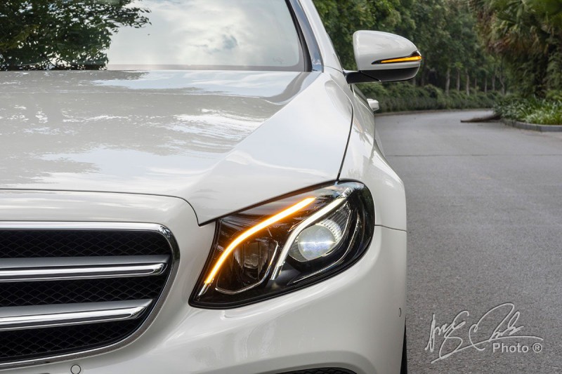 Đánh giá xe Mercedes-Benz E 180 2020: Cụm đèn pha LED Highperformance.