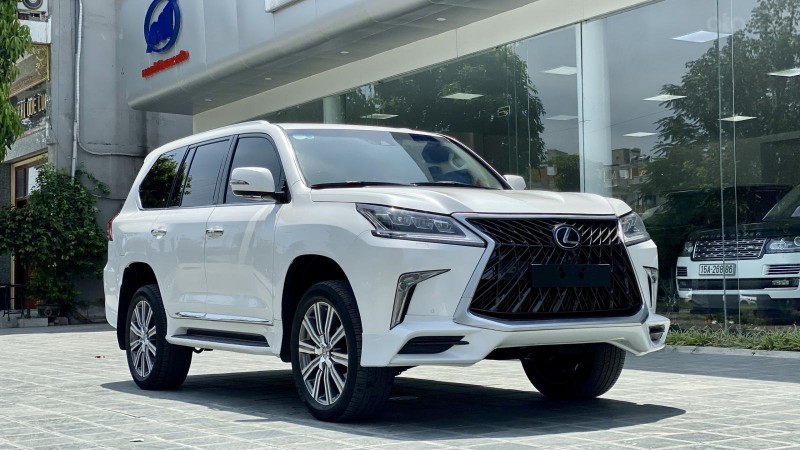 Ngoại  thất Lexus LX 570.