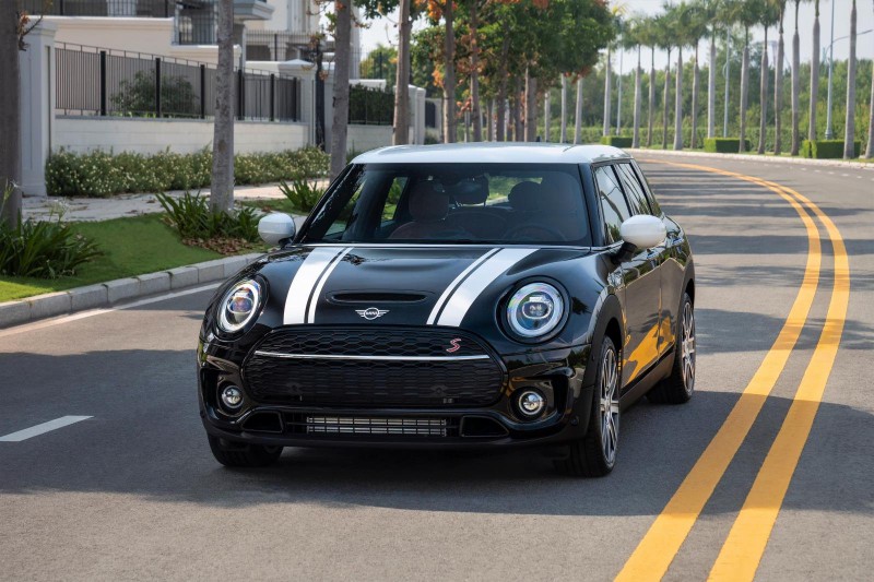 Thiết kế đầu xe MINI Clubman 2020 1