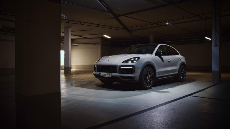 Porsche Cayenne 2021 GTS chào giá gần 3 tỷ đồng.