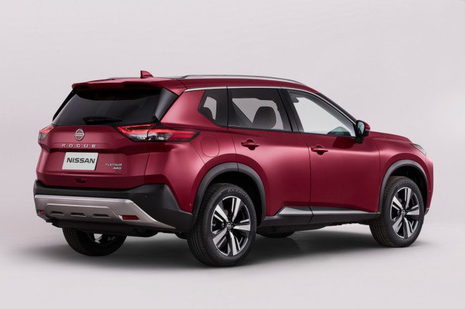 Nissan X-Trail 2021 mới hầm hố hơn.