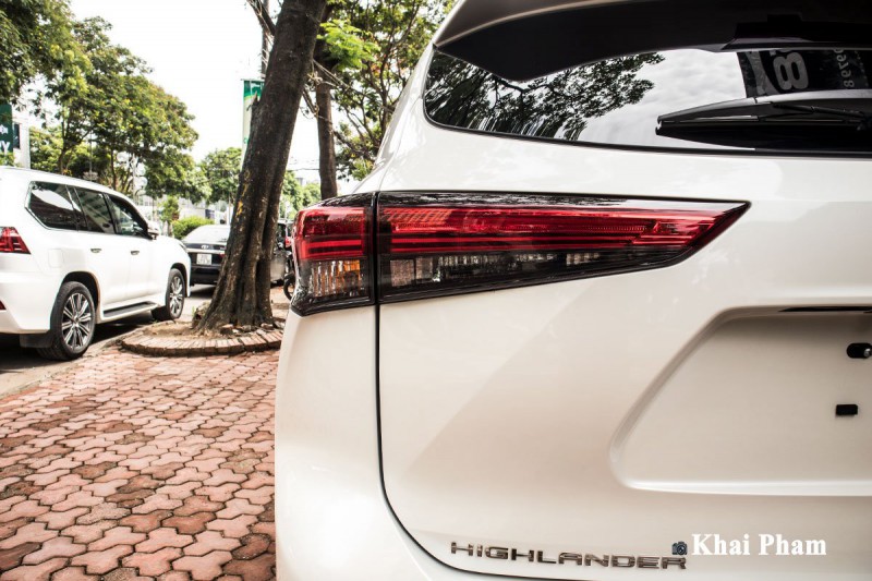 Ảnh đèn hậu xe  Toyota Highlander Limited 2020 