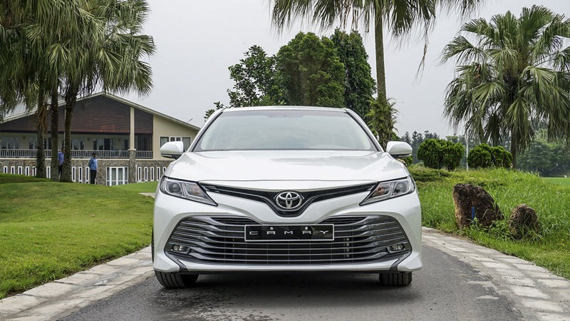 Ảnh đầu xe Toyota Camry 2020