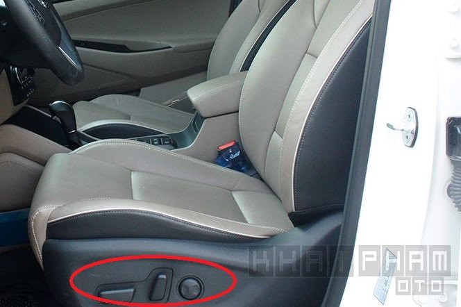 Nút điều chỉnh ghế trên xe Hyundai Tucson 1