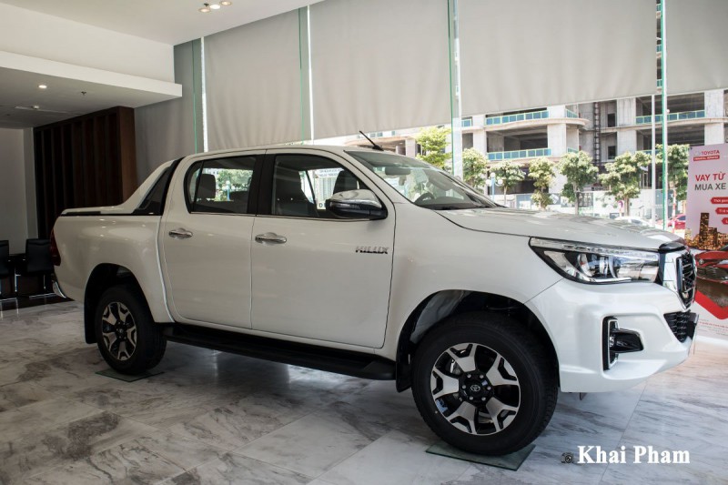 Ảnh Tổng quát xe Toyota Hilux 2020