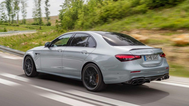 Siêu xe Mercedes-AMG E63 S 2021 với tạo hình đặc trưng.