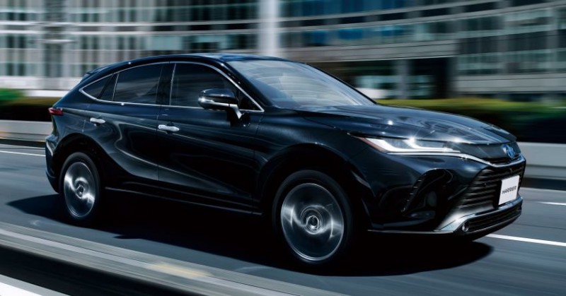 Toyota Harrier 2021 Nhật chào giá 652 triệu đồng.