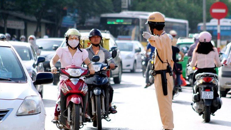 Người điều khiển giao thông là ai?...