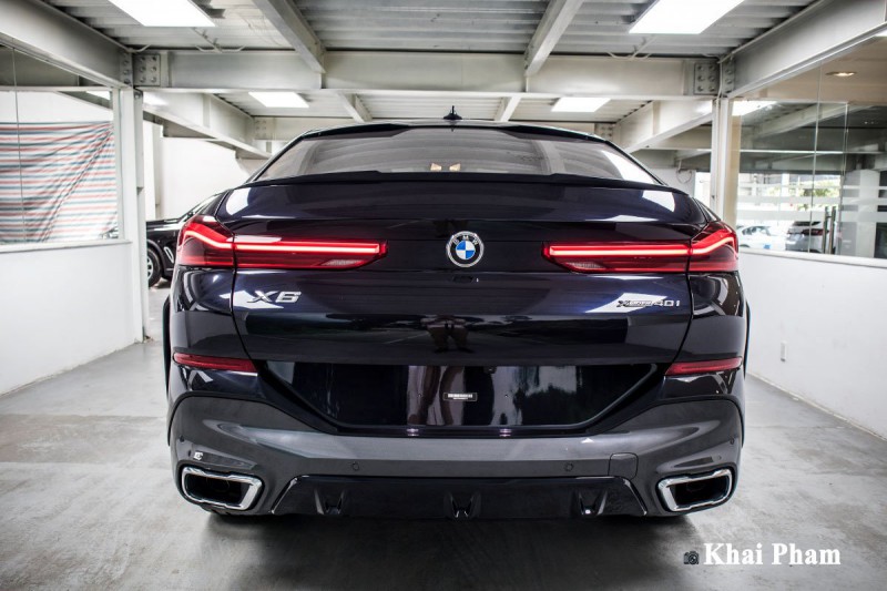 Ảnh chính diện đuôi xe BMW X6 2020