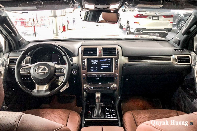 Ảnh khoang lái xe Lexus GX 460 2020