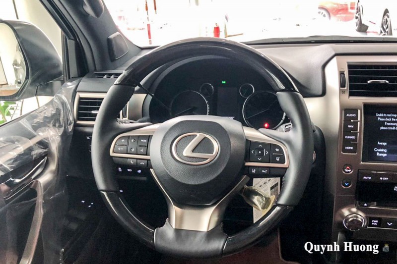 Ảnh chính diện vô-lăng xe Lexus GX 460 2020