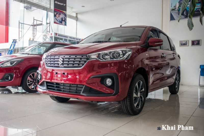 Ảnh trước đầu xe Suzuki Ertiga Sport 2020 phải