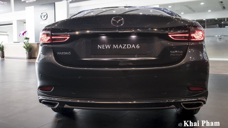 Ảnh đuôi xe Mazda 6 2020