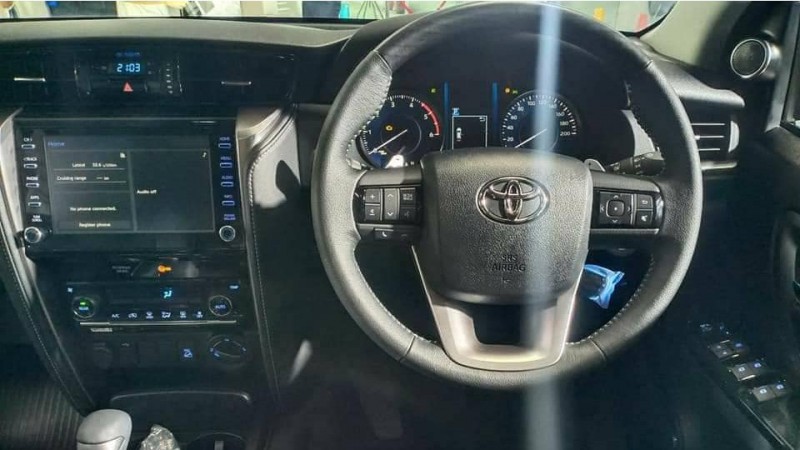 Nội thất xe Toyota Fortuner 2021 - Ảnh 1.