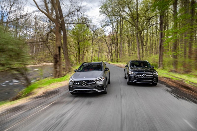 Mercedes GLA 2021 mới có cả bản FWD lẫn bản AWD.